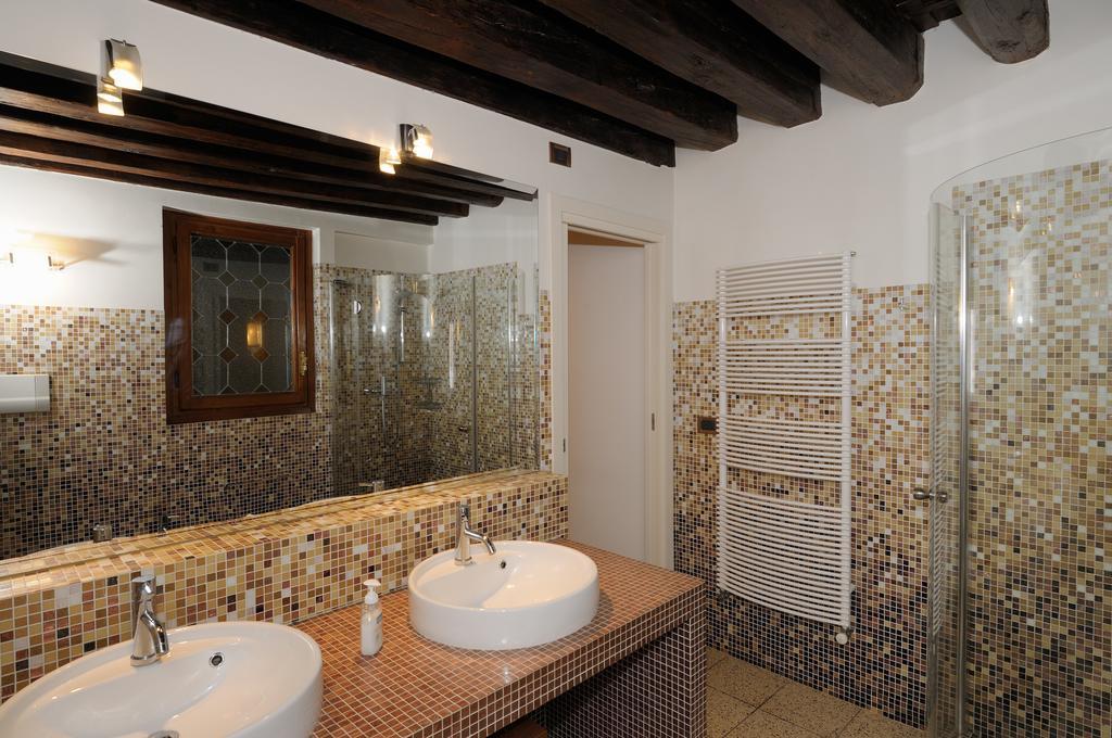 Habitación Doble con Vistas al Canal