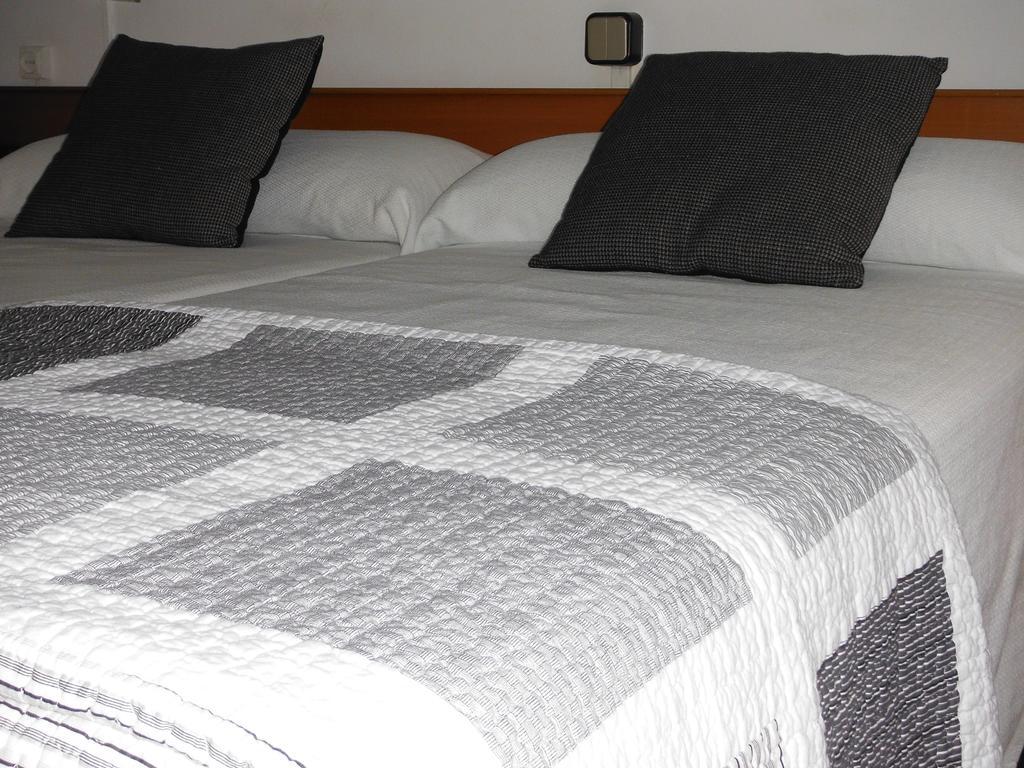 Double or Twin Room Balcony Private Bathroom