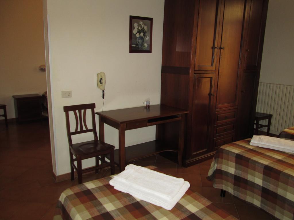 Two Connecting Rooms,231681292:JPEG