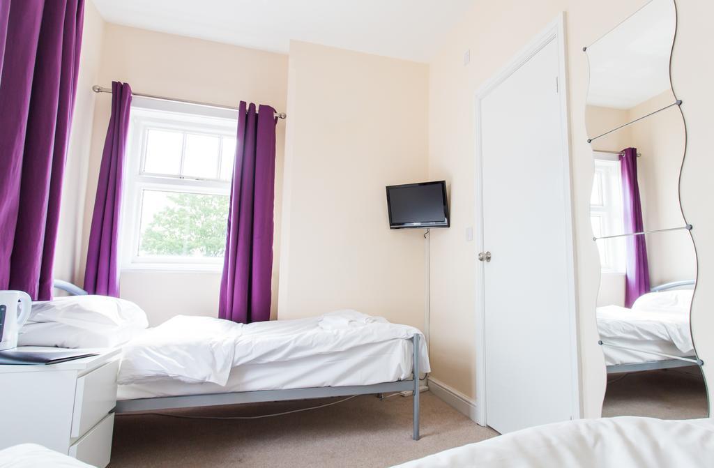 Single Room with Private Bathroom,239191173:JPEG