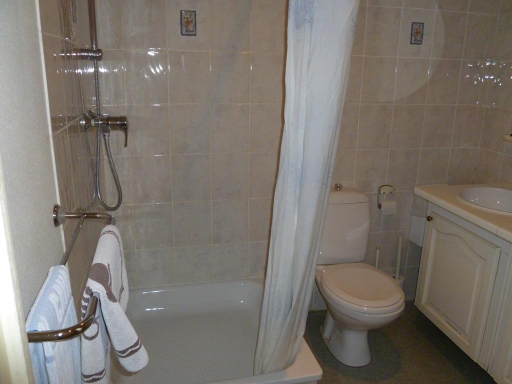 Tweepersoonskamer met een Eigen Externe Badkamer
