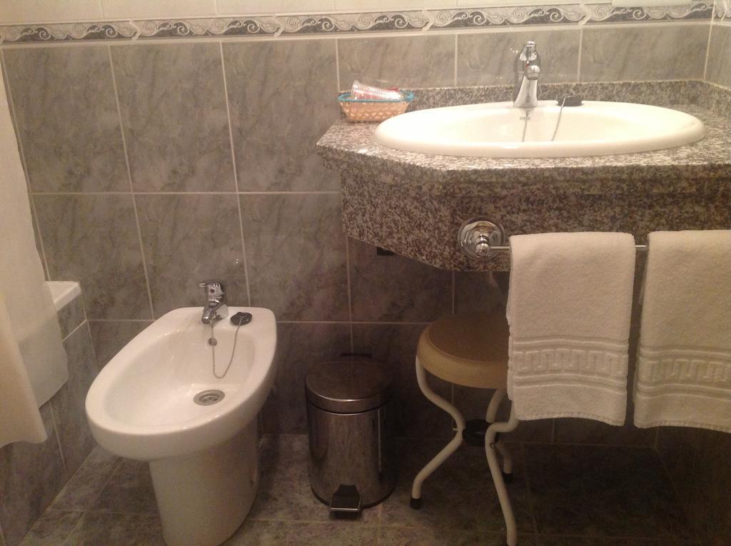 Single Room,250499909:JPEG
