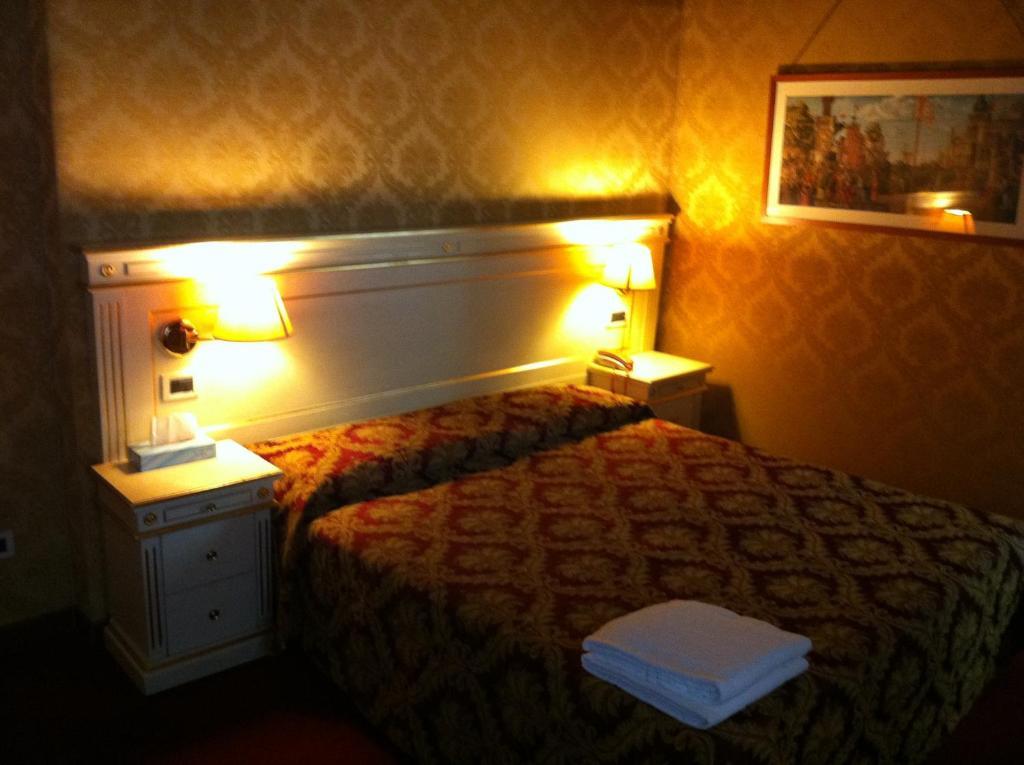 Double or Twin Room,943399273:JPEG