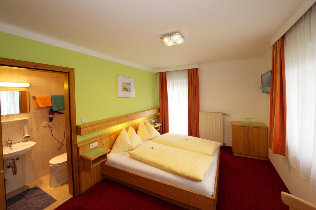 Double Room with Shower and Toilet and Balcony
