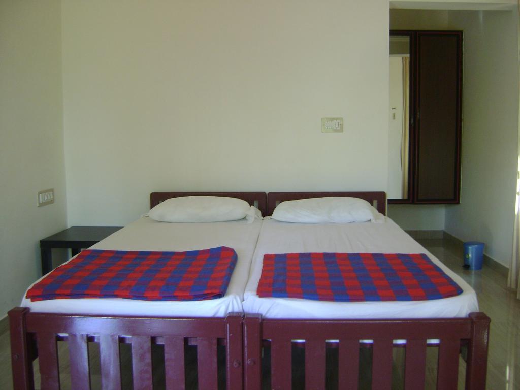 Double or Twin Room Bathroom,775734700:JPEG