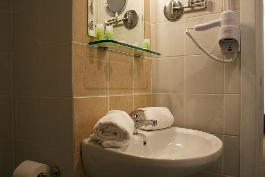 Double Room,508417611:JPEG