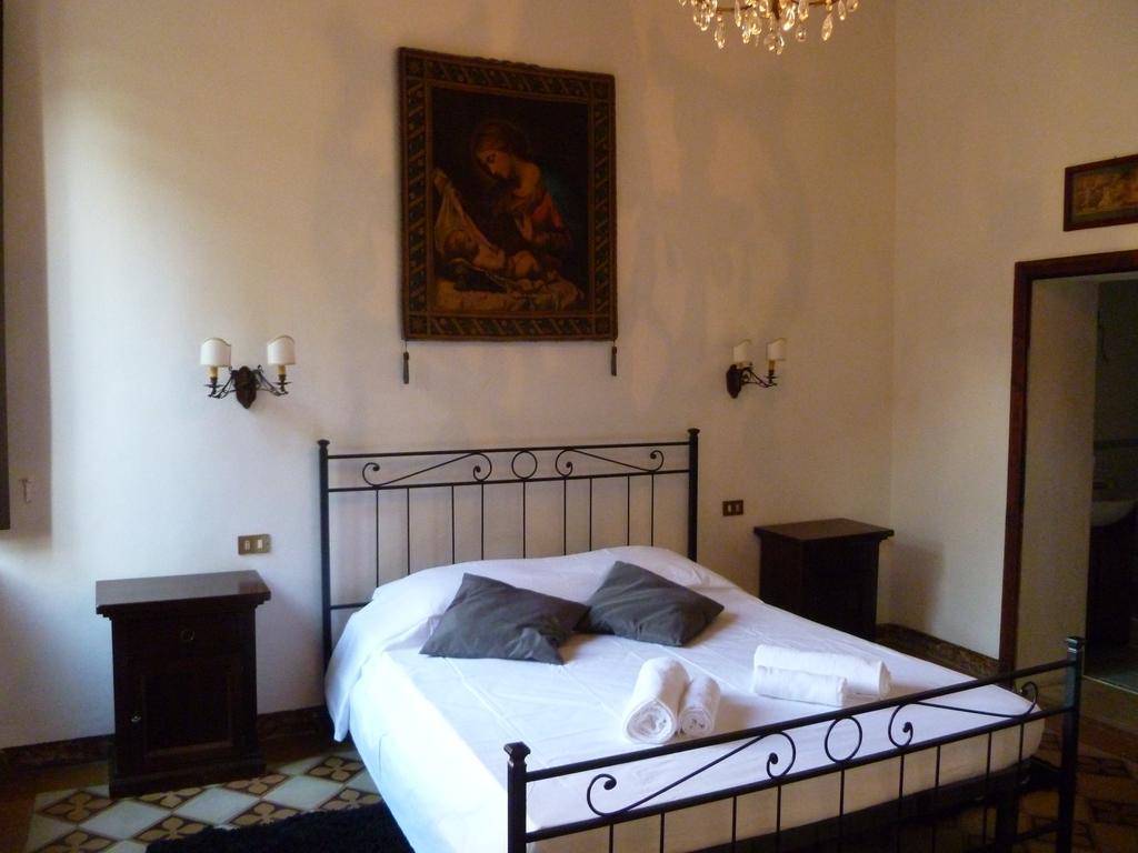 Double Room with Private Bathroom,441281067:JPEG