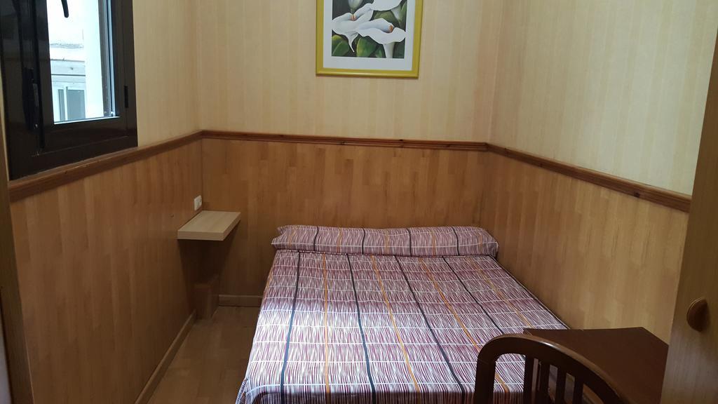 Quarto Duplo Económico com Casa de Banho Partilhada e sem Vista