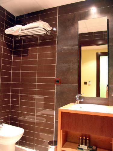 Twin Room,639987726:JPEG