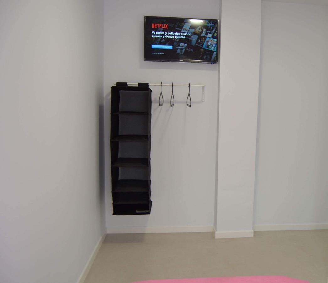 Single Room with Private Bathroom,537118392:JPEG