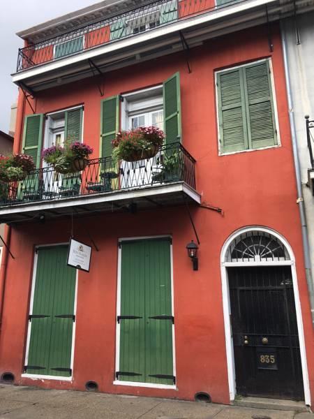 One bedroom Plus Upscale Sofa Bed (1st Floor)