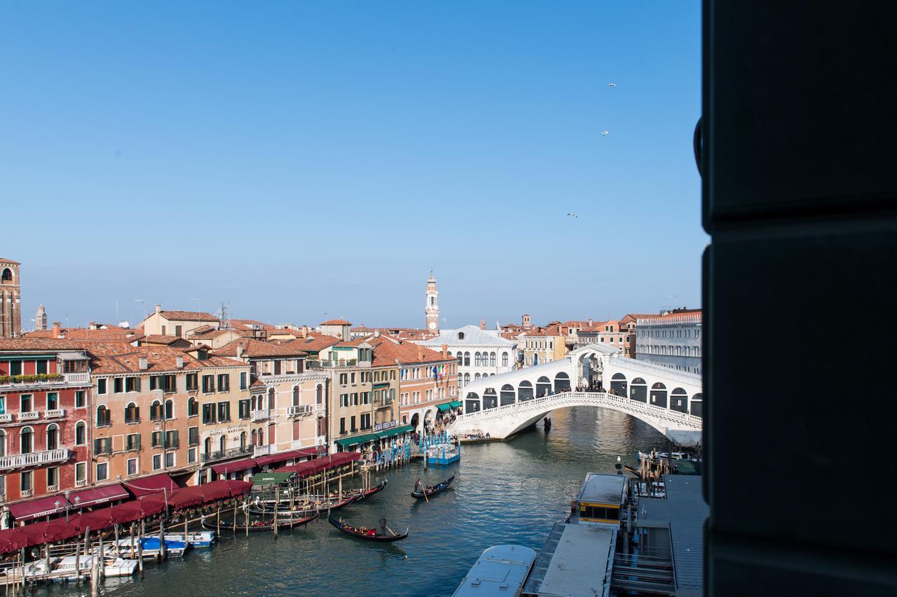 Junior Suite with Grand Canal/Rialto Bridge View