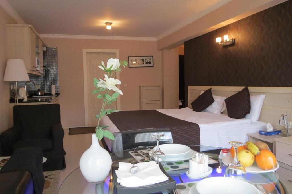 Executive Suite,791560047:JPEG