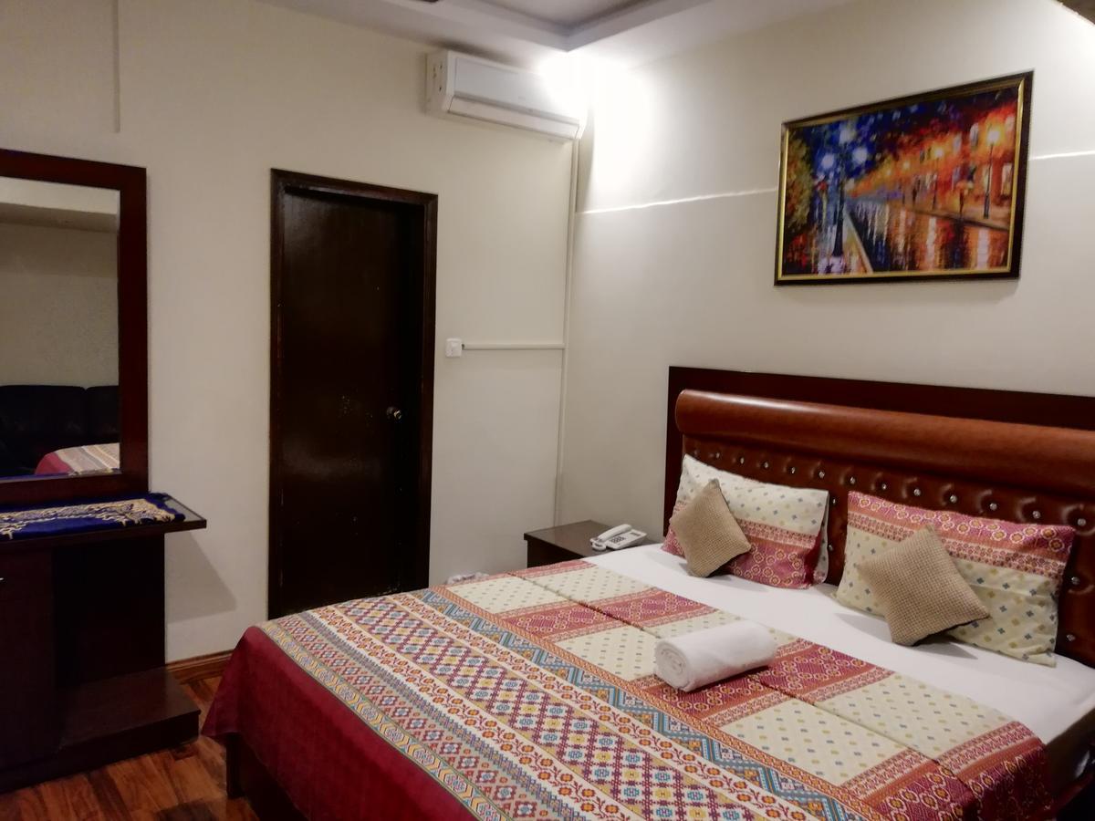 Deluxe Queen Room