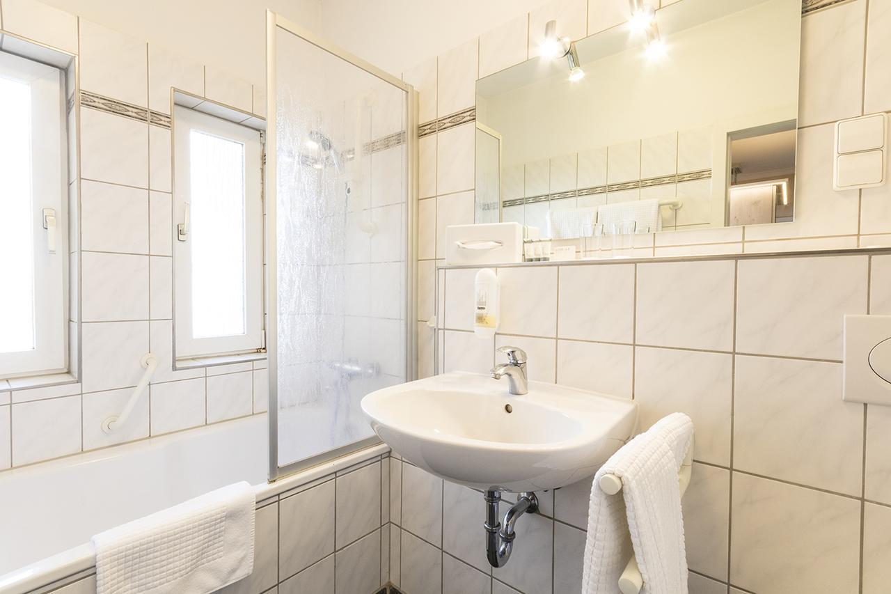 Two-Bedroom-Apartment (2 Adults + 2 Children),661558557:JPEG