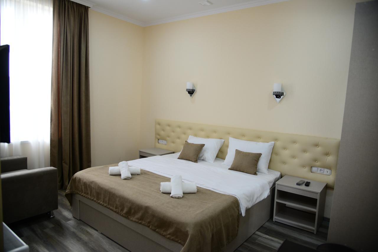 Grote Kamer met 2 Bedden