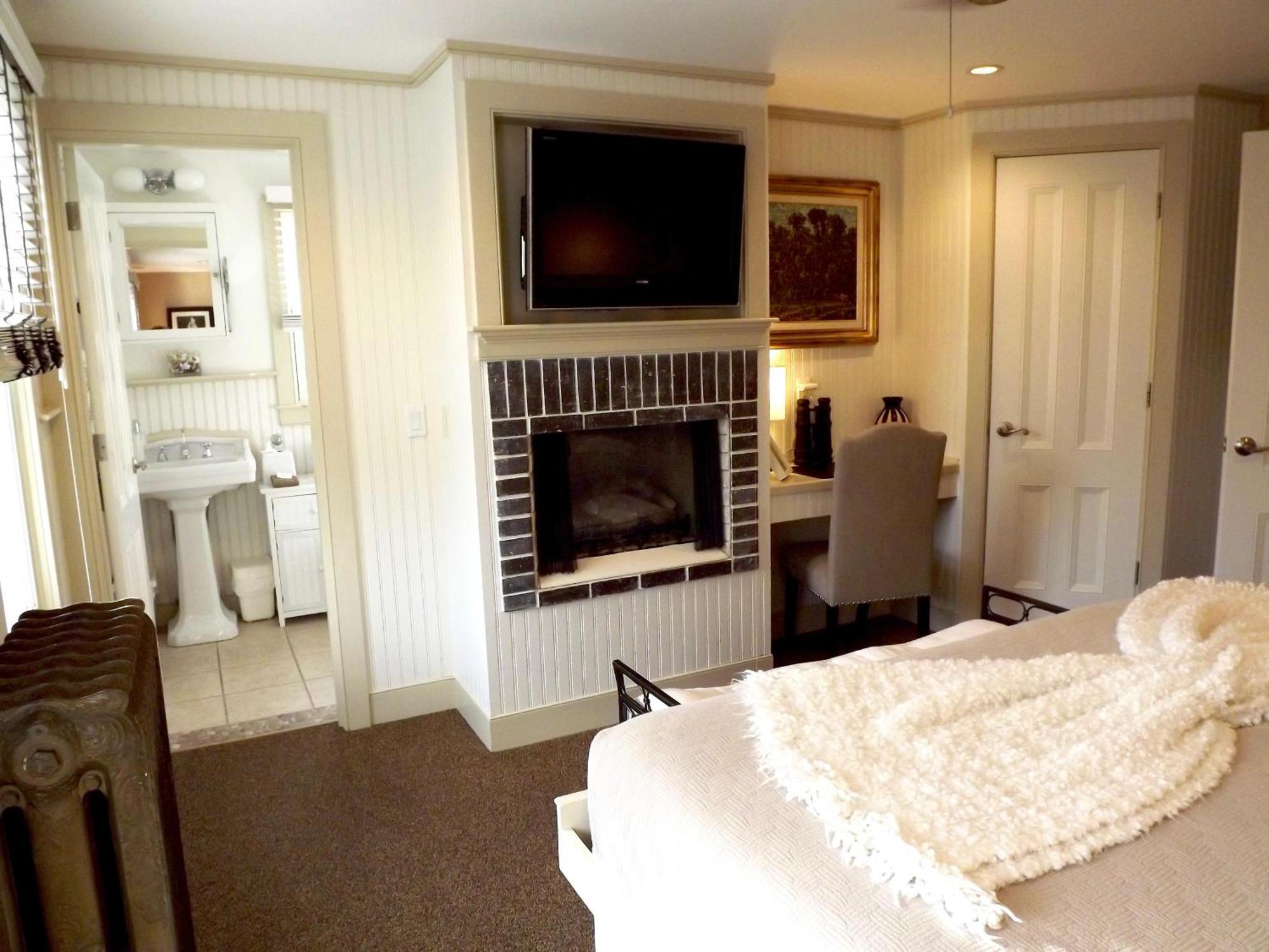 Deluxe King Room,836115653:JPEG