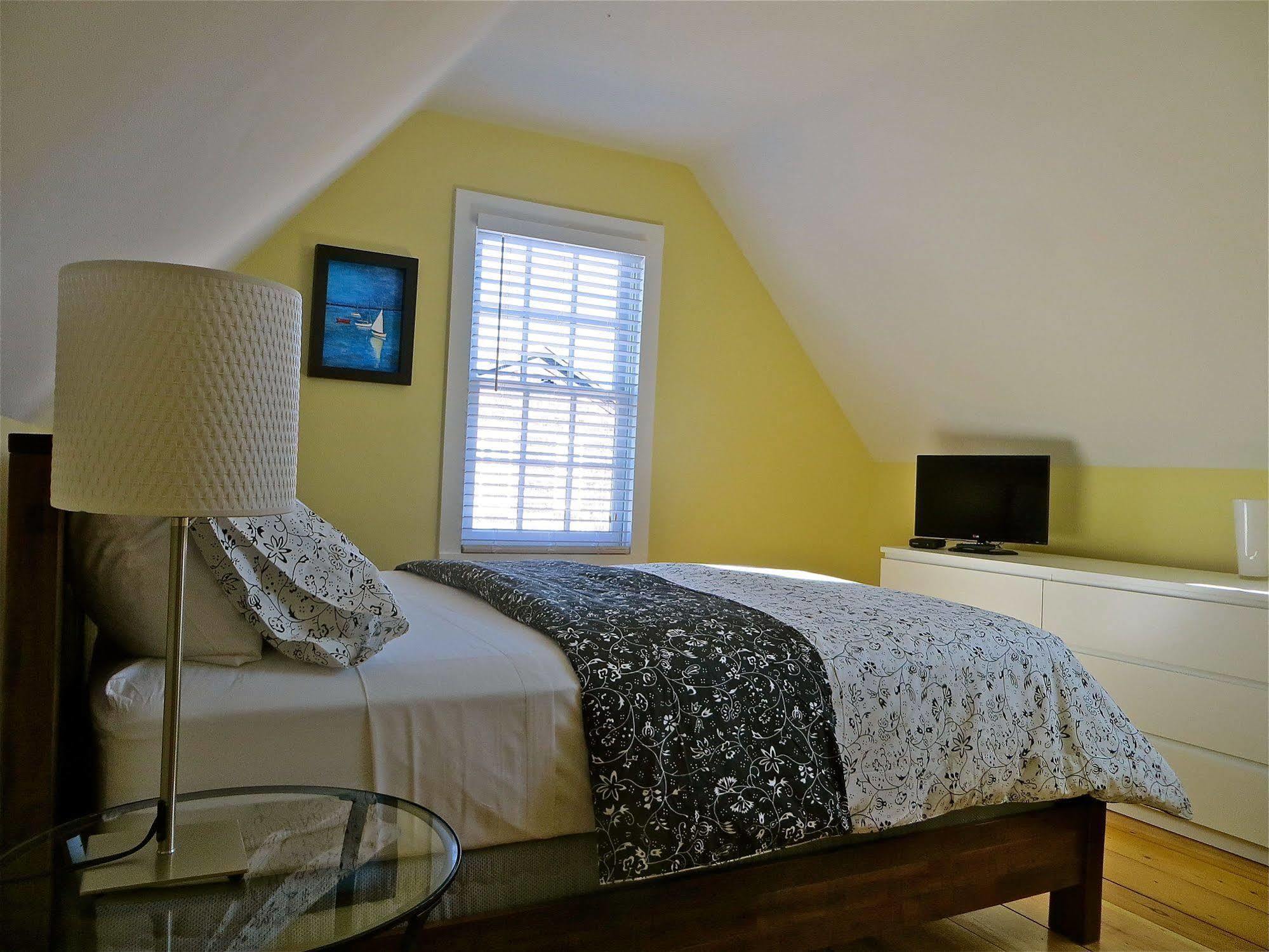 Deluxe Double Room with Shower
