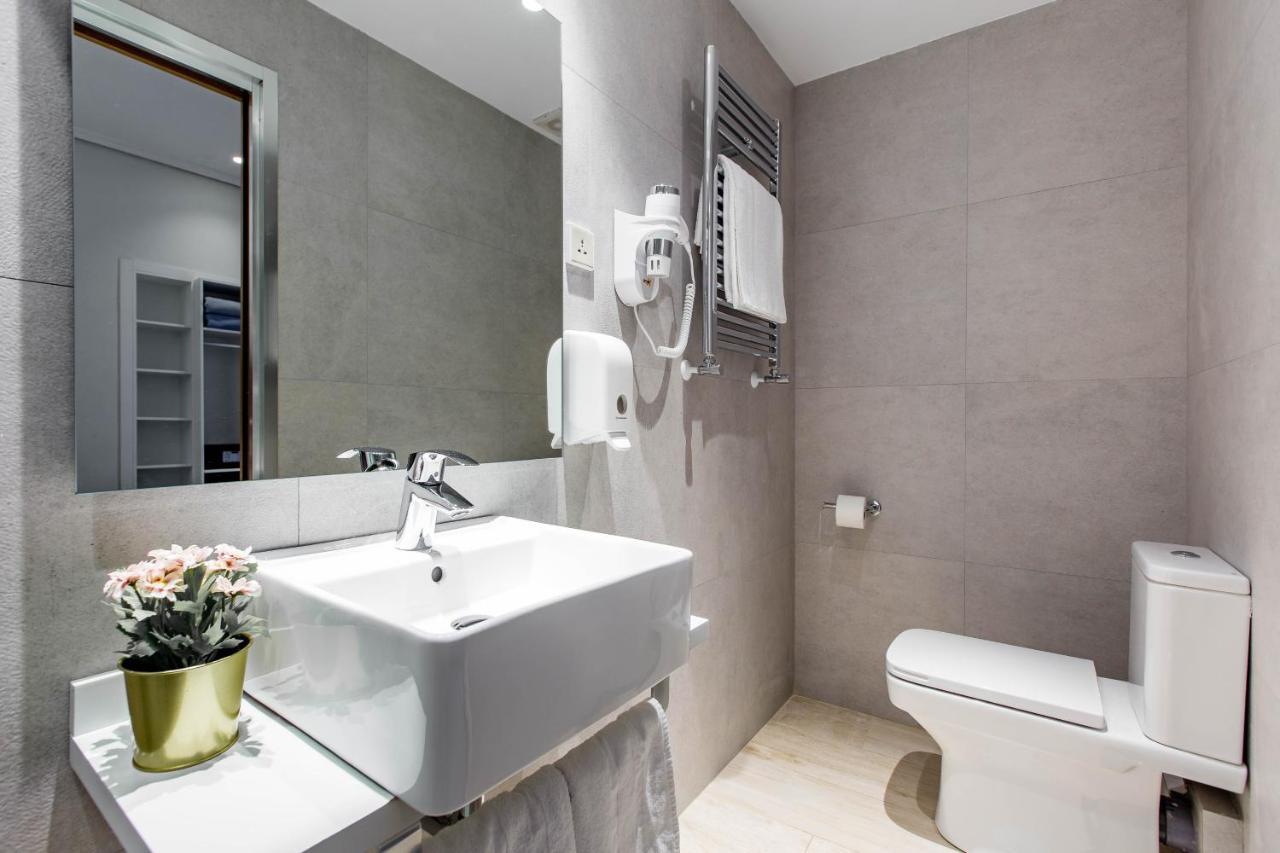 Quadruple Room,723913156:JPEG