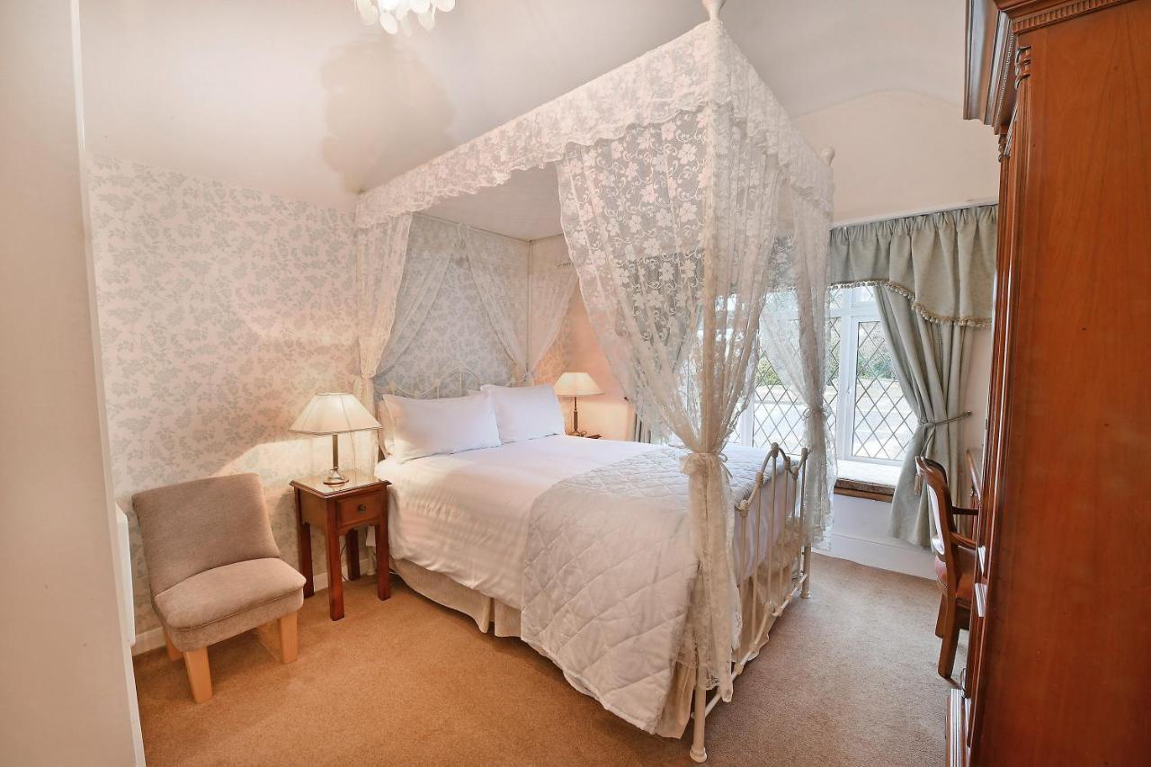Double Room Four Poster Bed