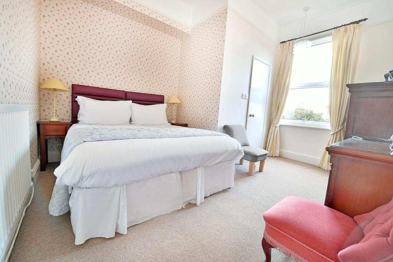 Double Room Private Bathroom