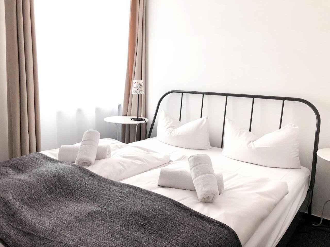Tweepersoonskamer met Gedeelde Badkamer