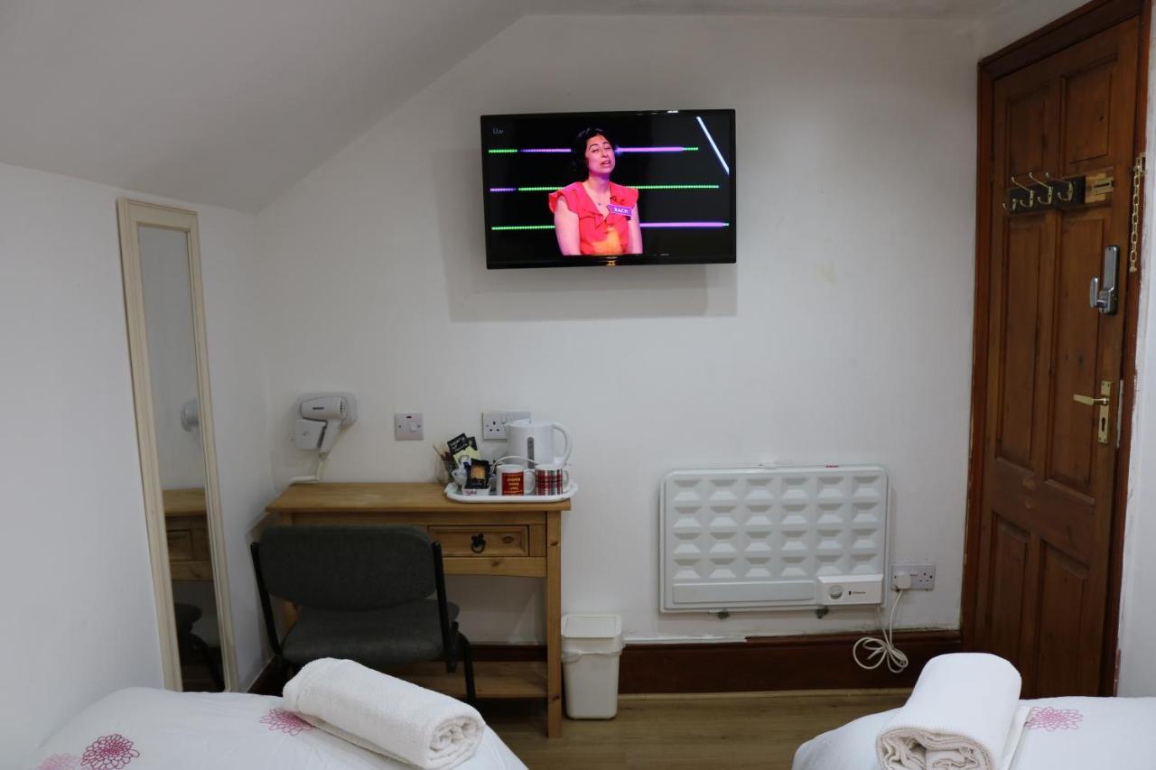 Standard Double or Twin Room with Shared Bathroom