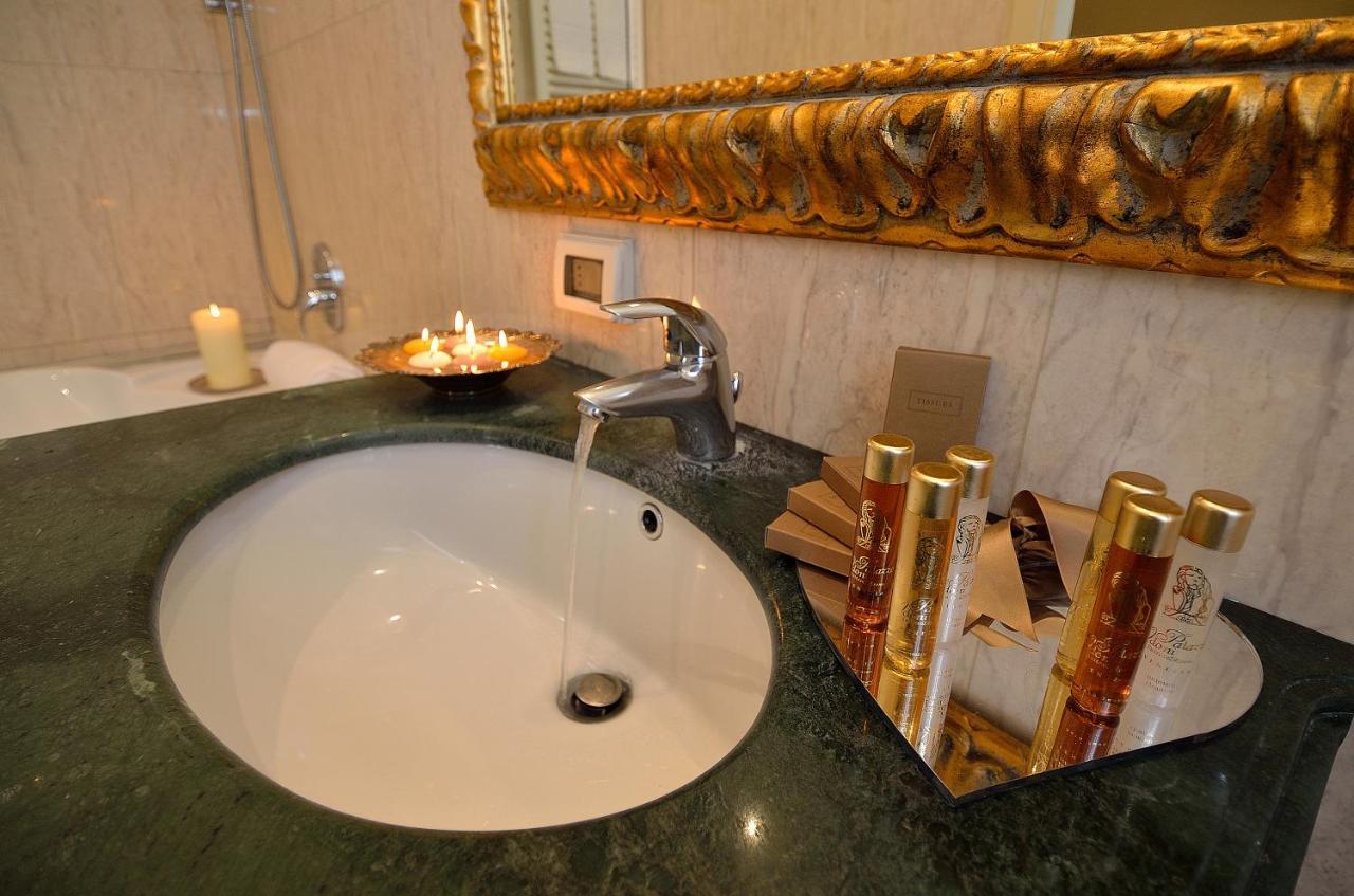 Small Double Room,765966820:JPEG