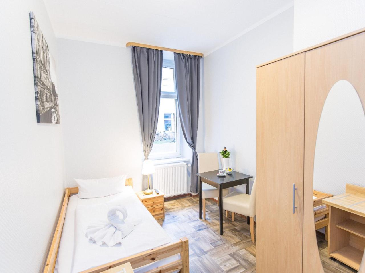 Eenpersoonskamer met Externe Eigen Badkamer