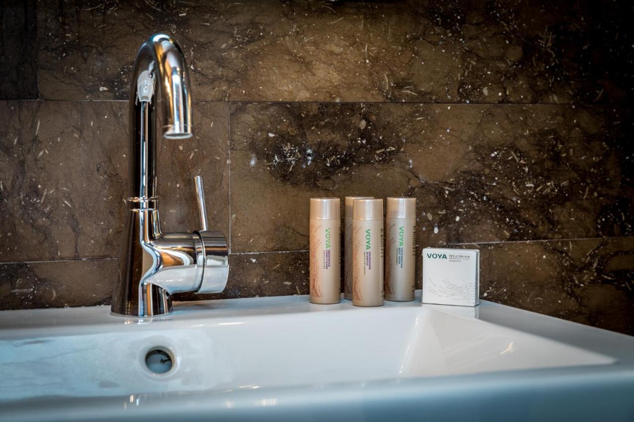 Intimate Double,1129333791:JPEG