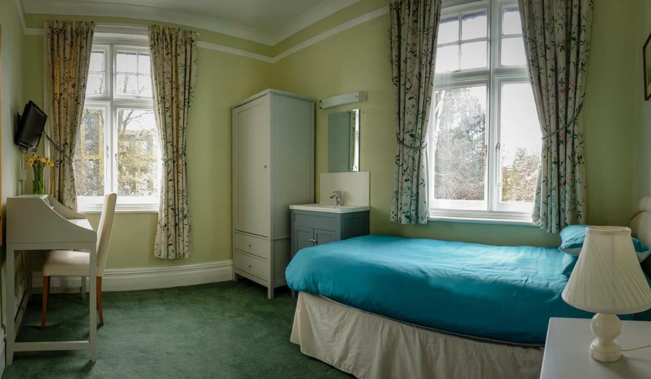 Single Room with Private External Bathroom