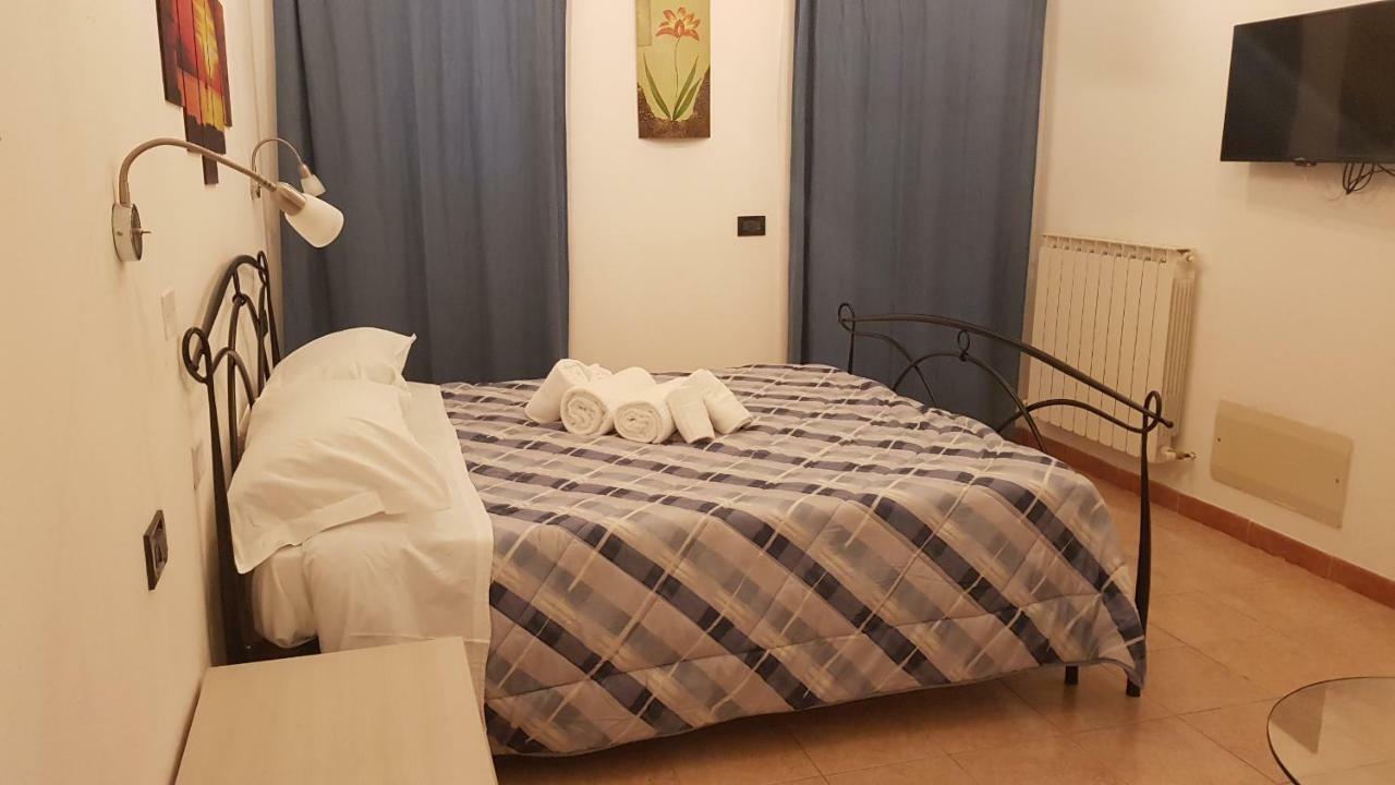 Deluxe Studio