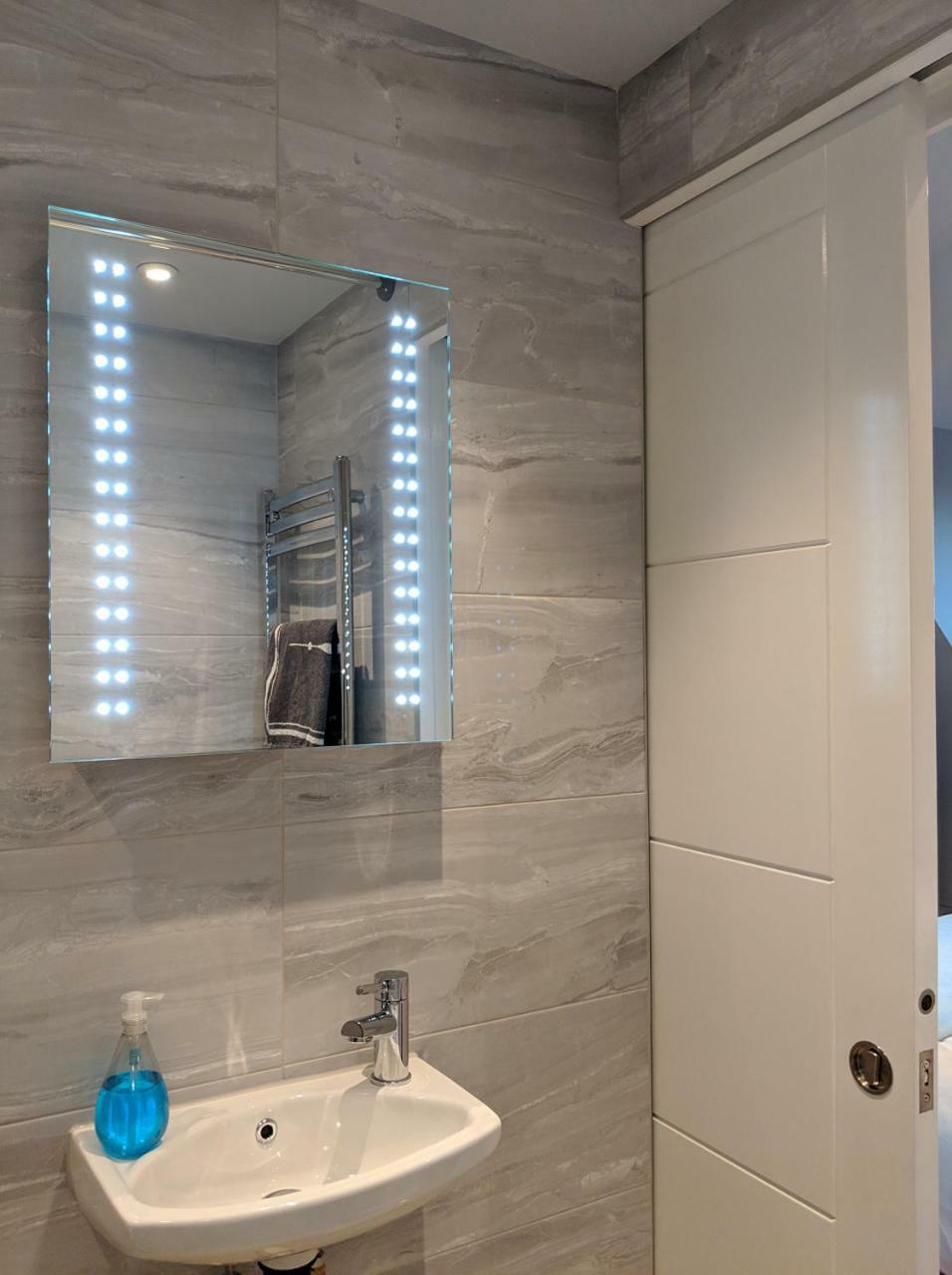 Deluxe Double Room with Bath,781754148:JPEG