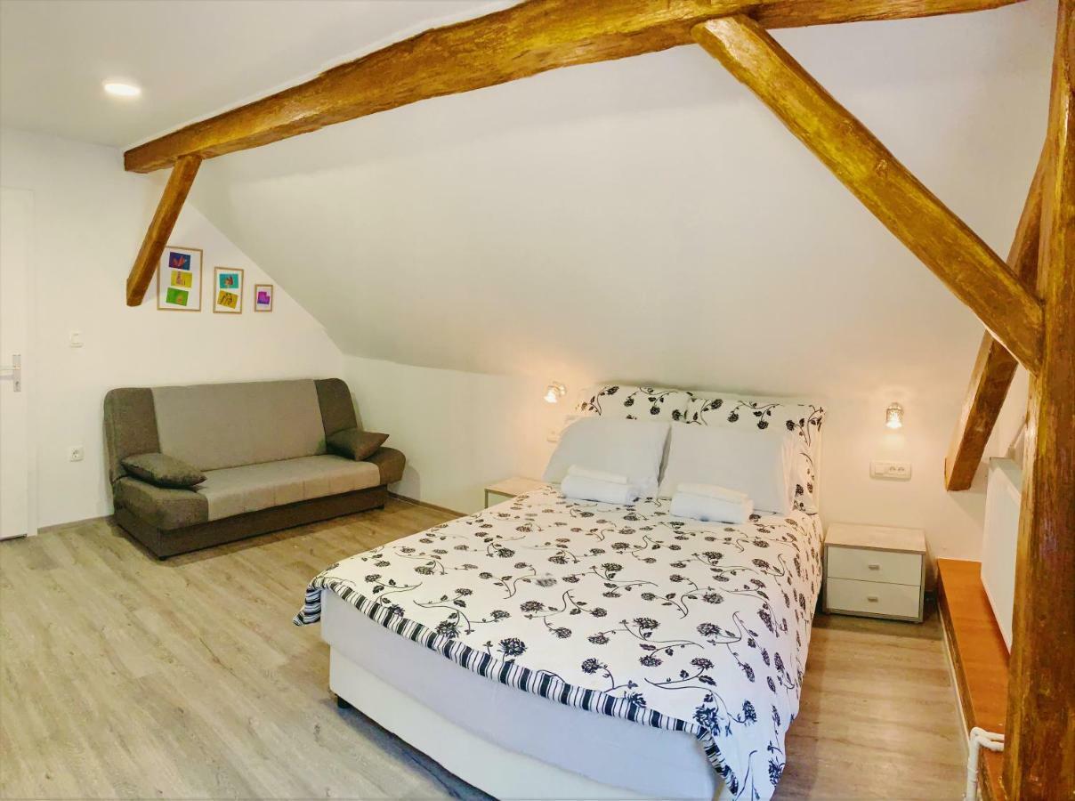 Habitación Doble Confort con baño compartido - Ático