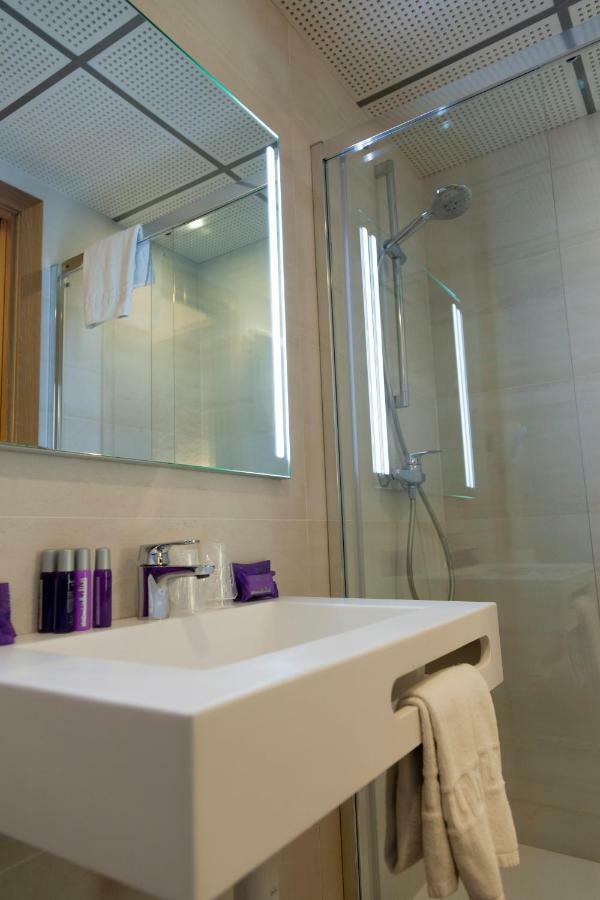 Twin Room,790915701:JPEG