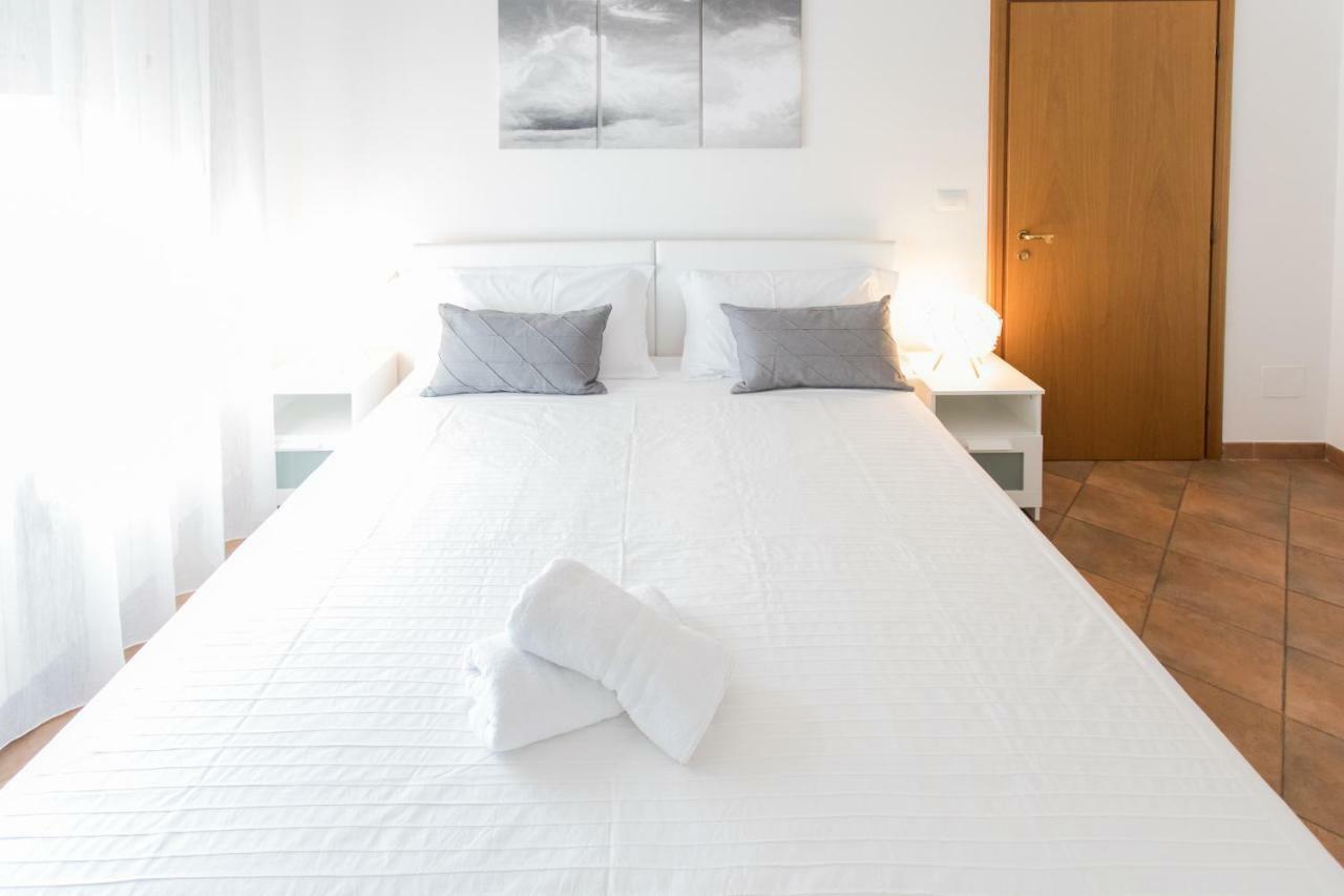 Large Double or Twin Room Private Bathroom