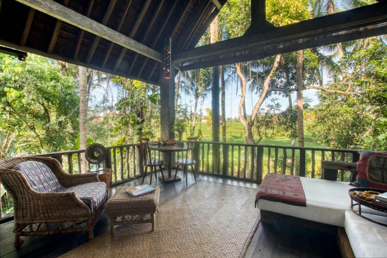 Longhouse Wooden Villa Bathtub Balcony