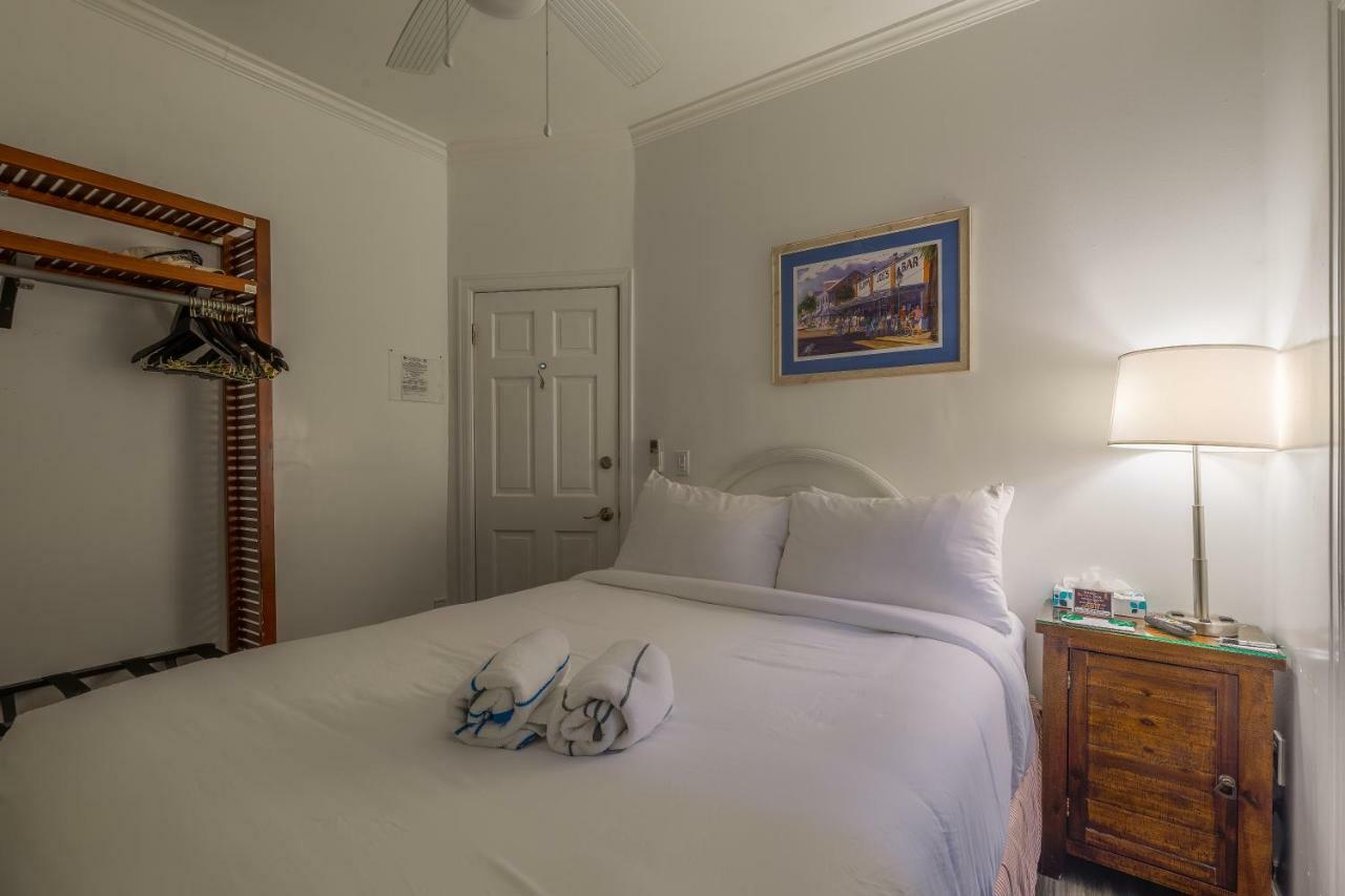 Small Queen Room
