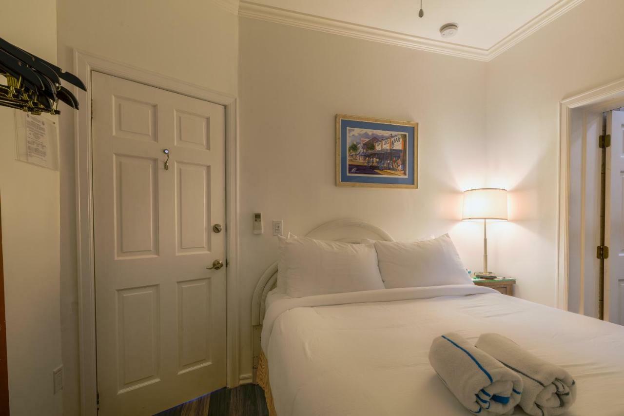 Small Queen Room