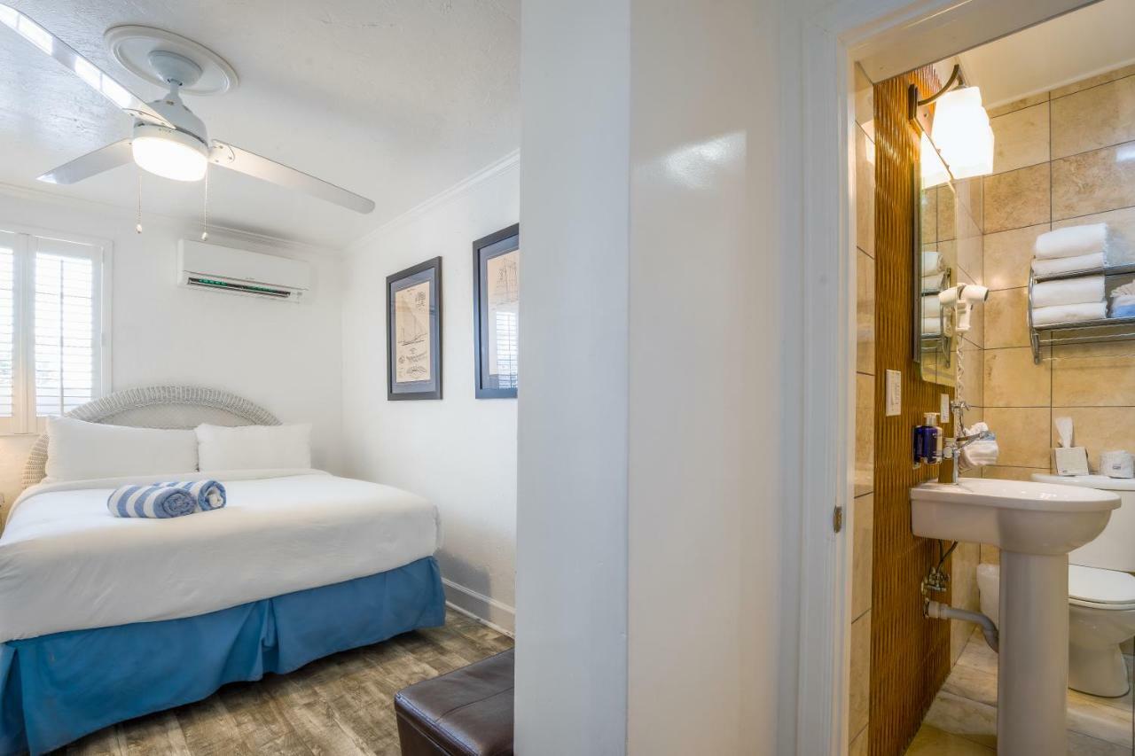 Small Queen Room