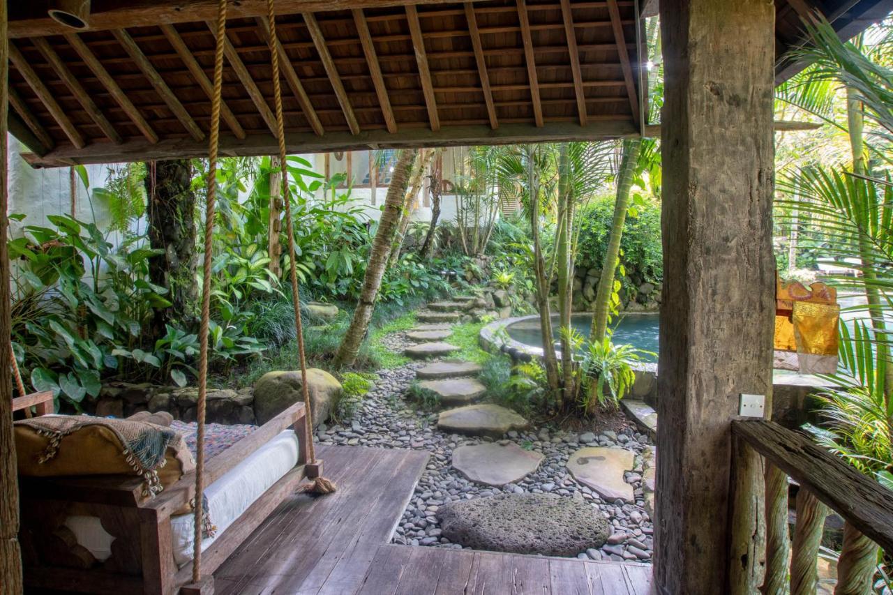 Longhouse Wooden Villa Bathtub Balcony
