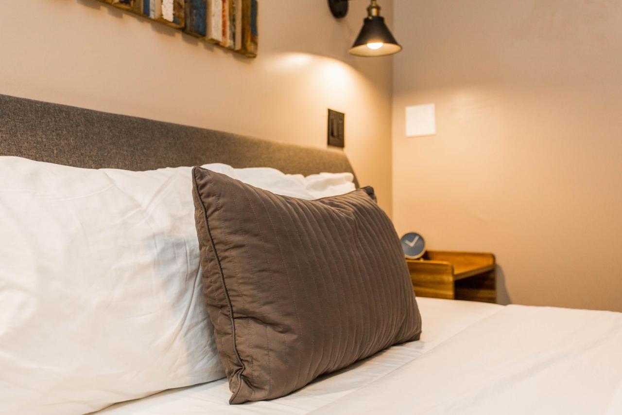 Double Room with Private Bathroom,919147441:JPEG