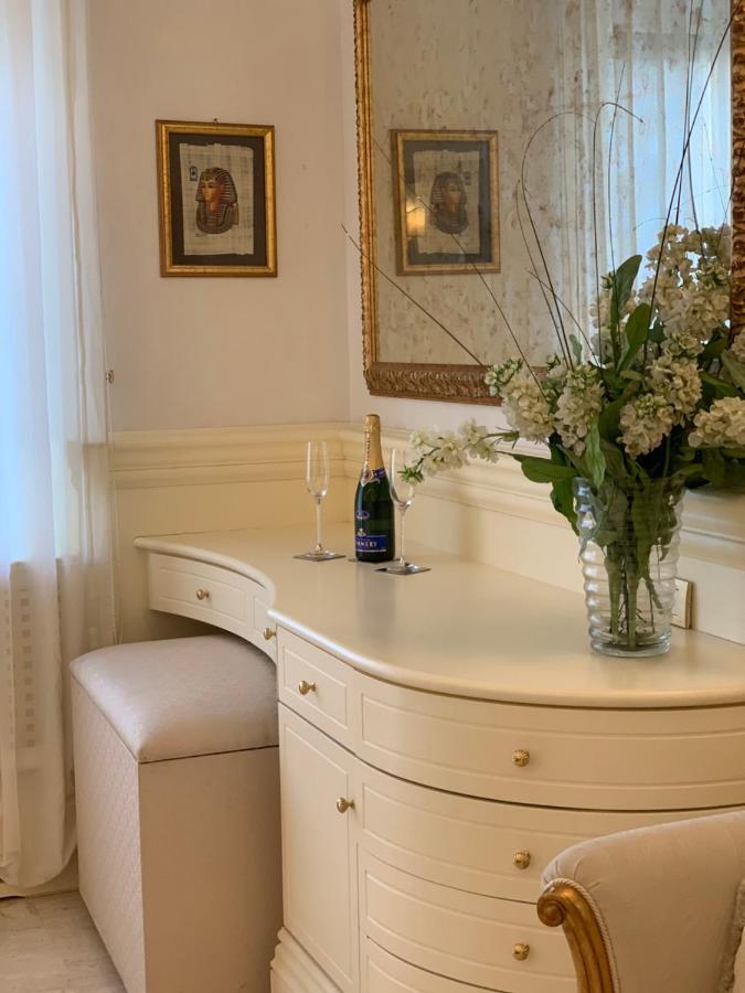 Deluxe Suite with Spa Bath,954000535:JPEG