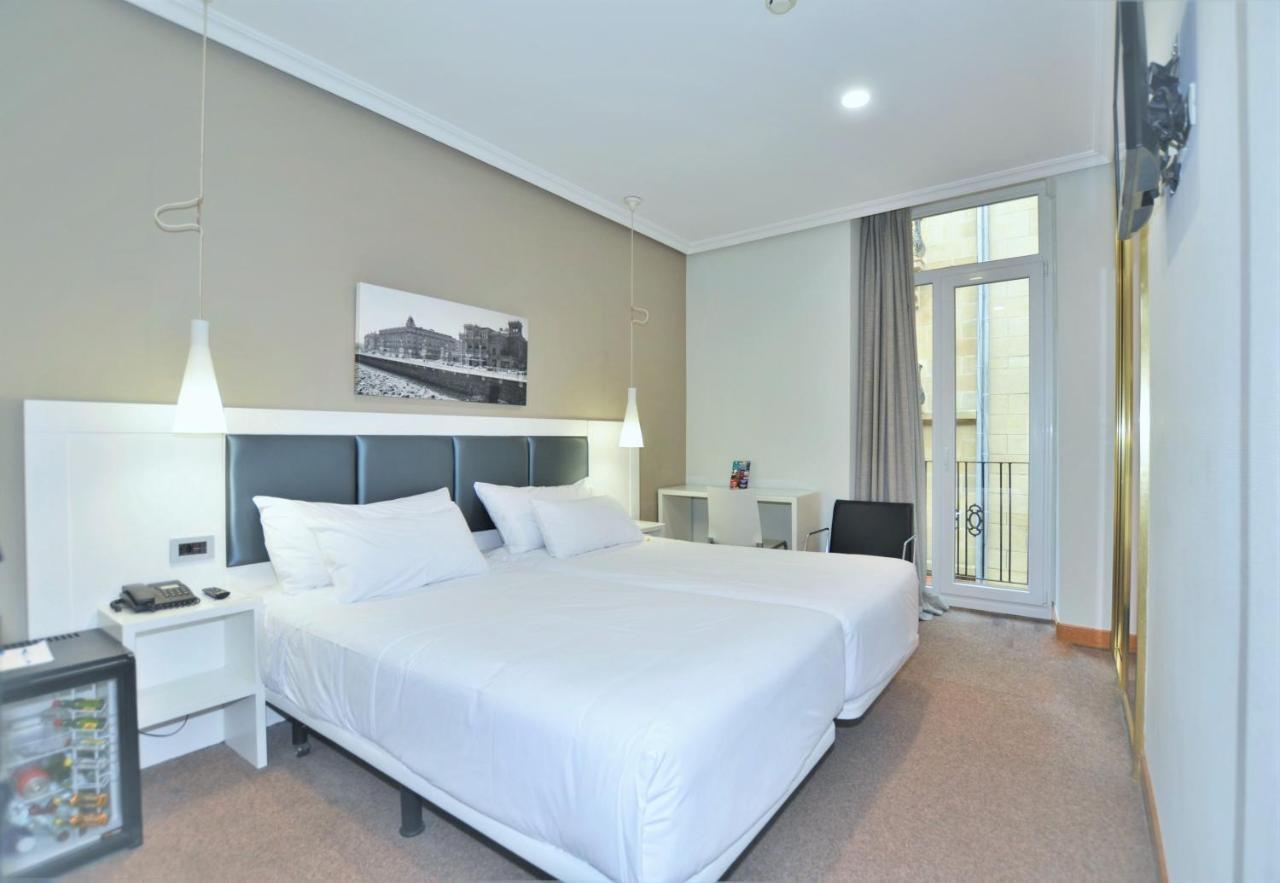 Double or Twin Room,992278510:JPEG