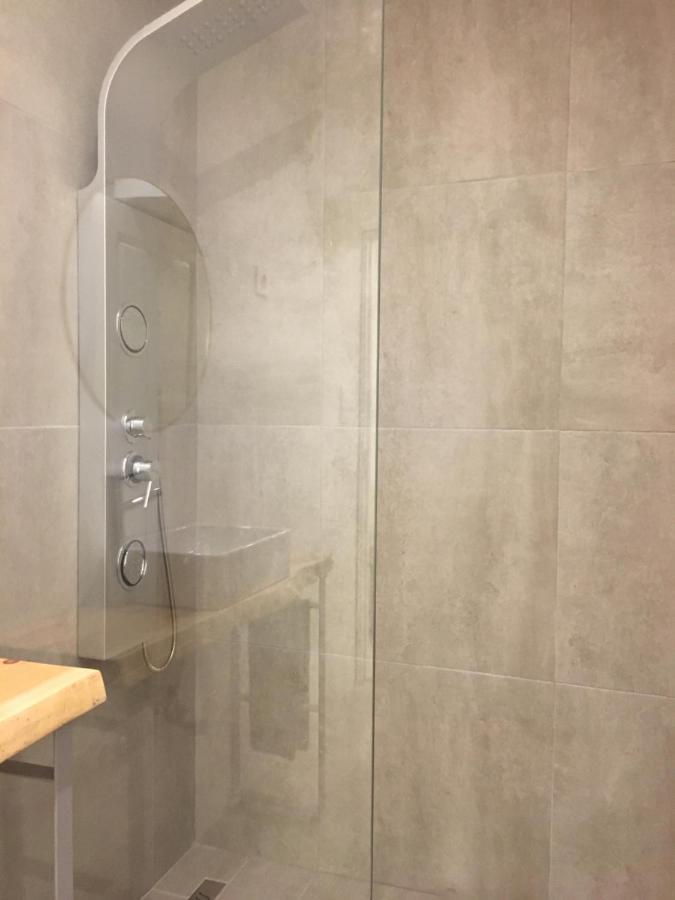 Studio,994076758:JPEG