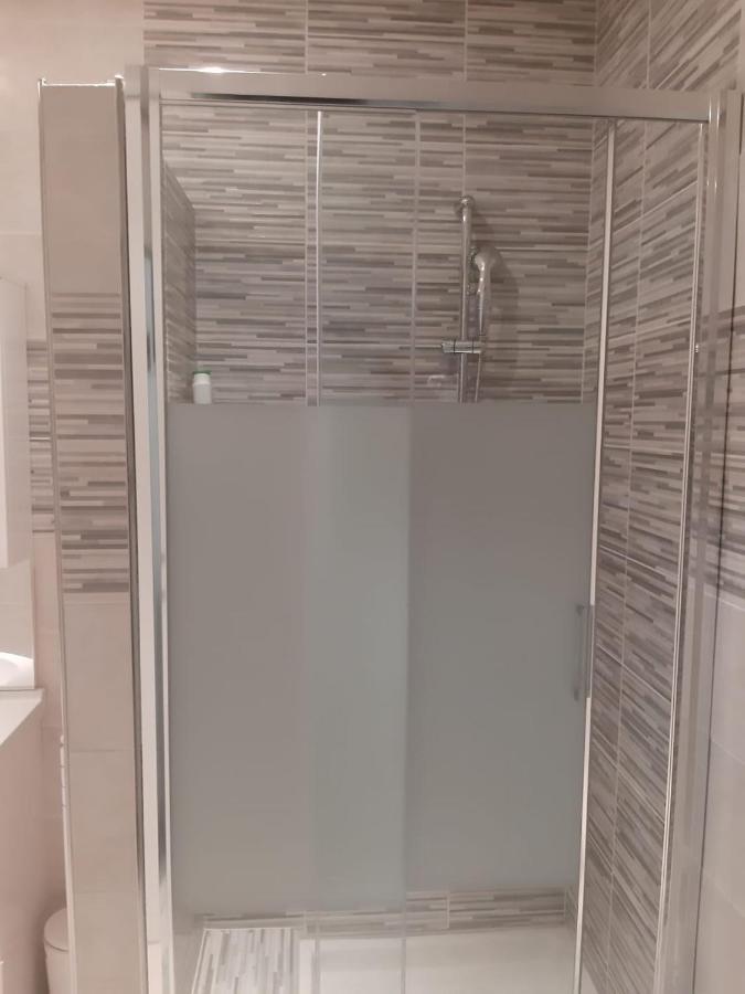Single Room Private Bathroom