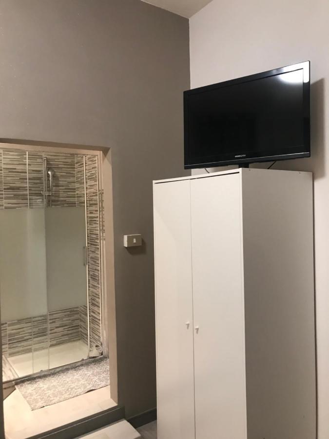 Single Room Private Bathroom