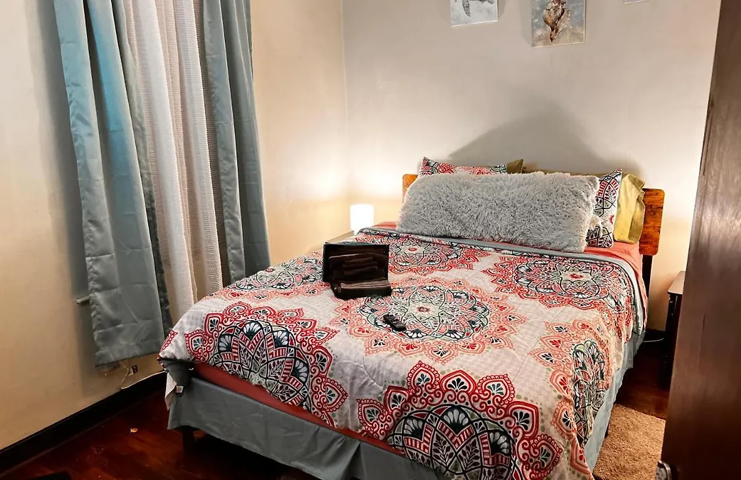 Clean, Spacious, Inexpensive Queen Br-1