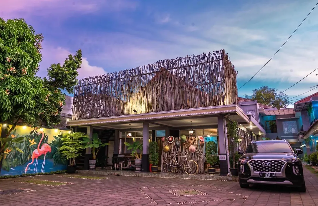 Metro Malioboro Living-1