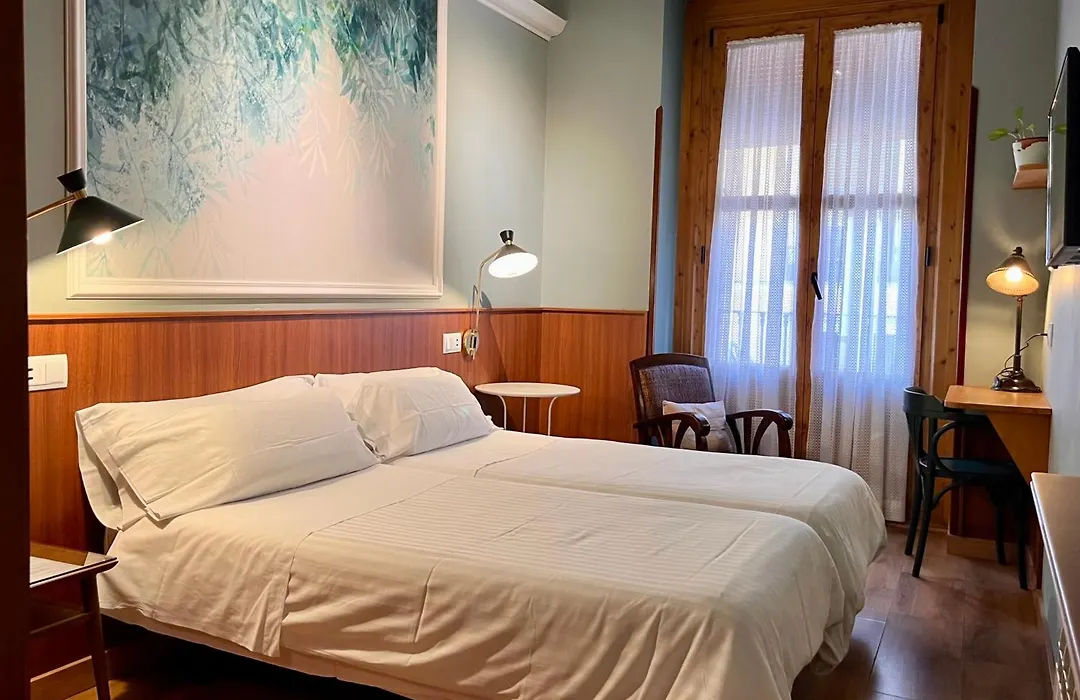 Hostal La Vera-1